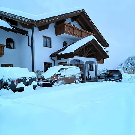 Zlattinger 아파트호텔 *