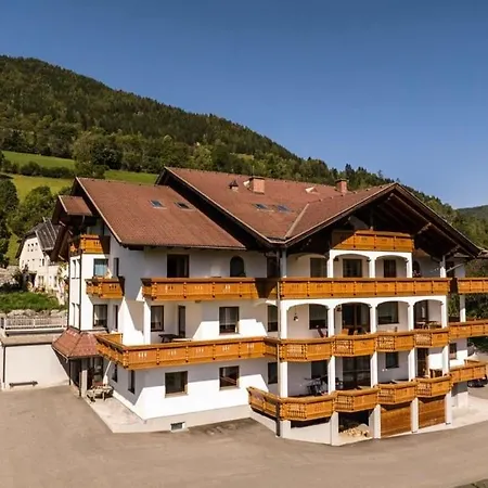 Zlattinger 아파트호텔 *