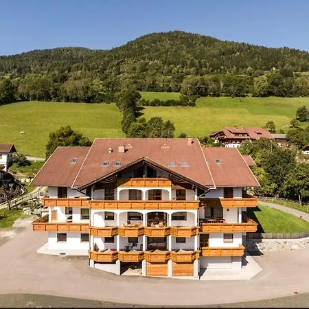 Zlattinger 아파트호텔